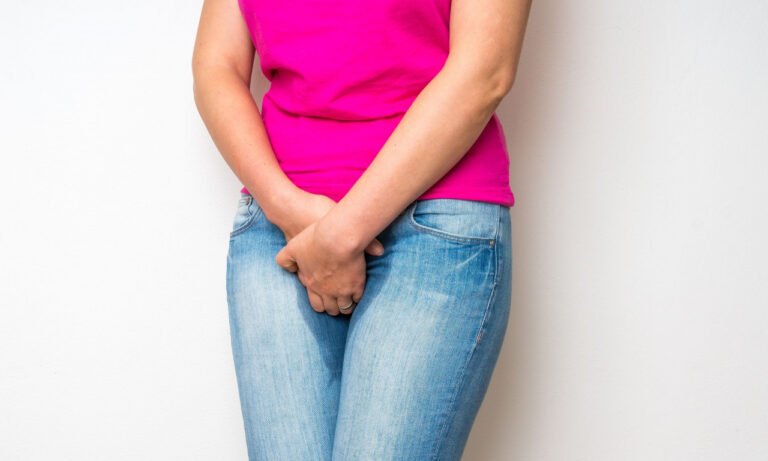 Read more about the article Λίπος στην κοιλιά: Γιατί προκαλεί ακράτεια στις γυναίκες