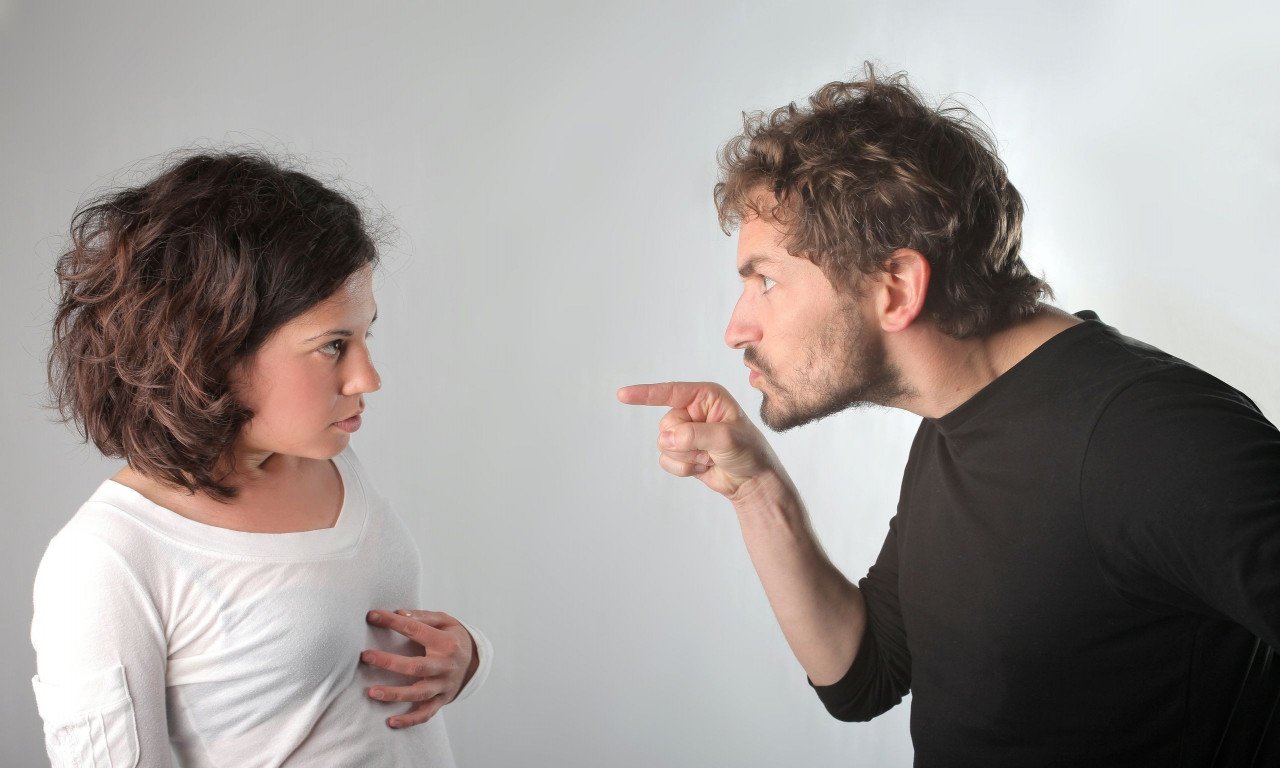 You are currently viewing Τα γνωρίσματα του Άσπεργκερ σε επικοινωνία, ενδιαφέροντα και ερεθίσματα