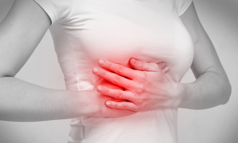 Read more about the article Εξάνθημα κάτω από το στήθος: Πώς μοιάζει ανάλογα με την αιτία του – Αντιμετώπιση