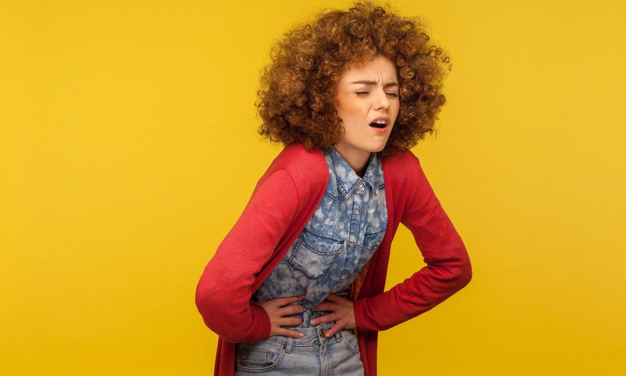 You are currently viewing Σπασμοί εντέρου: Πού οφείλονται και τι μπορείτε να κάνετε