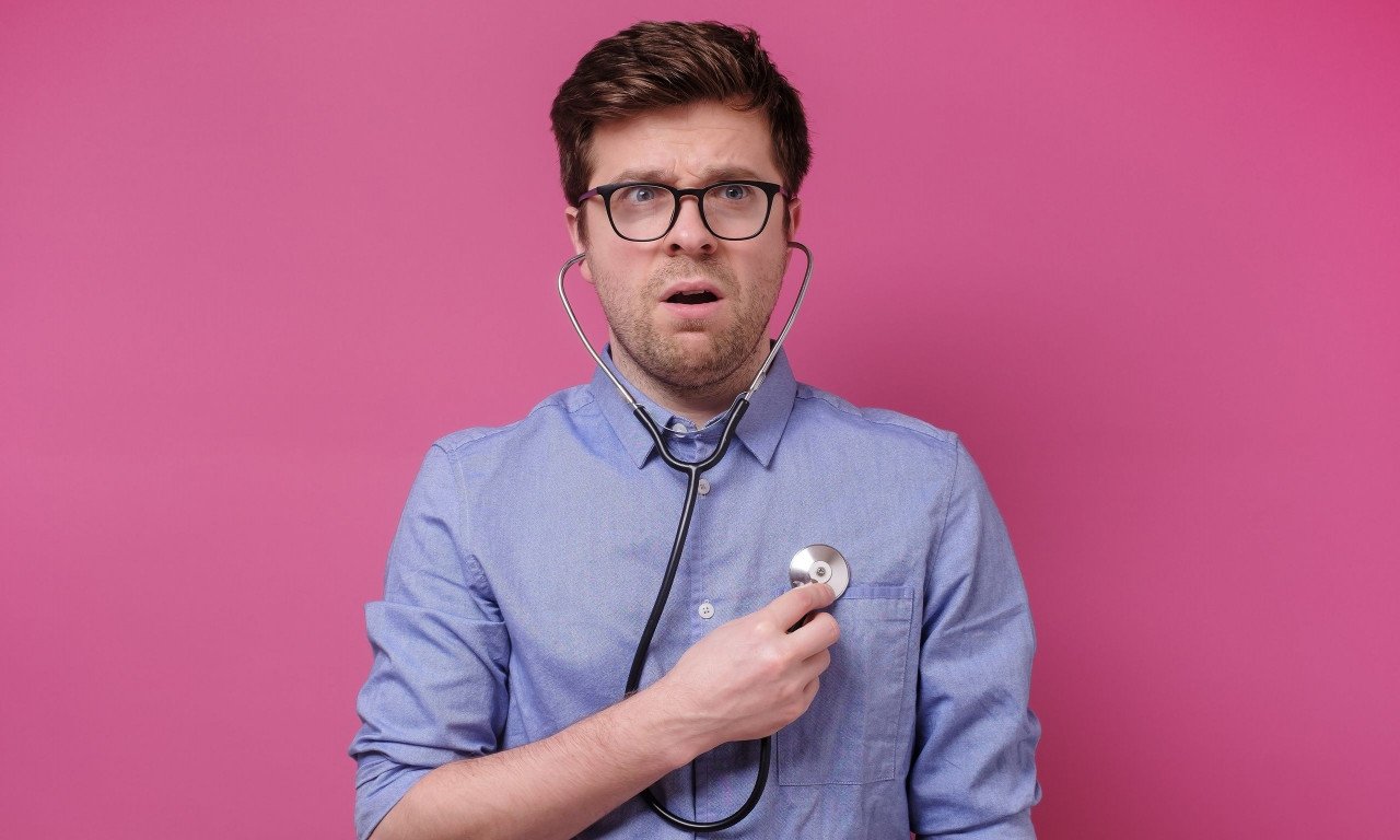 You are currently viewing Ξαφνικό φτερούγισμα στην καρδιά: Γιατί συμβαίνει — Πότε σηματοδοτεί κίνδυνο