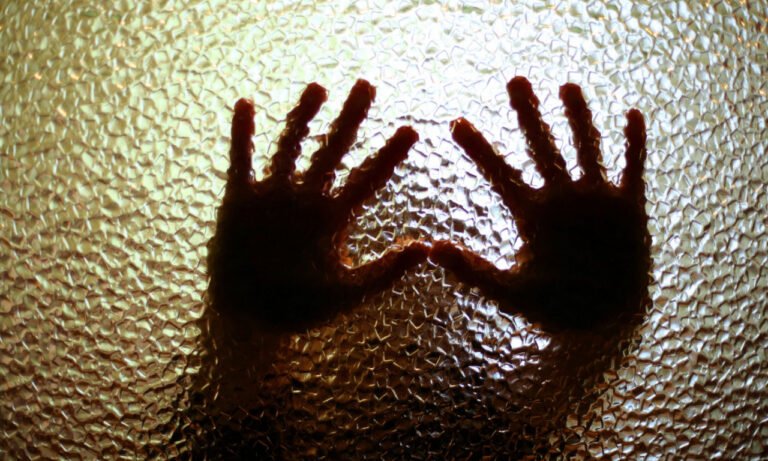 Read more about the article Ένα δισ. παιδιά θύματα σεξουαλικής επίθεσης το 2023: Έκθεση-σοκ στο The Lancet