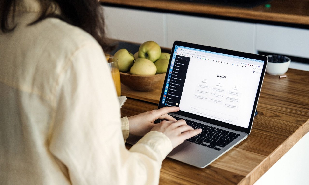 You are currently viewing Έρευνα: Οι Έλληνες «τσεκάρουν» τον γιατρό τους με το ChatGPT