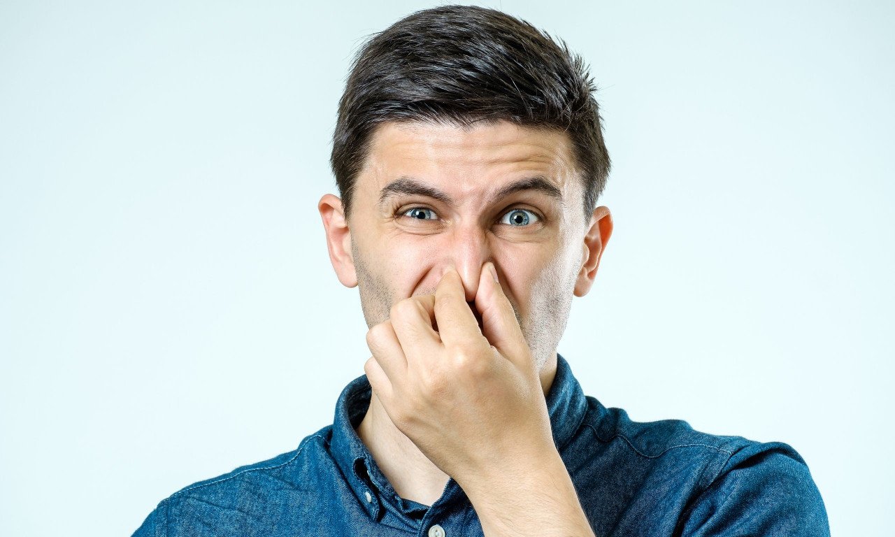 You are currently viewing Αυτή η αηδιαστική συνήθεια “μπορεί να μειώσει τον κίνδυνο Αλτσχάιμερ κατά 37%” – Τι ισχύει ακριβώς