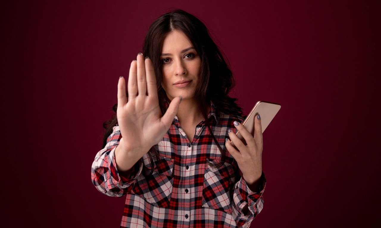 You are currently viewing Τα social media, όχι τα videogames, συνδέονται με τη ΔΕΠΥ στα παιδιά – Έρευνα